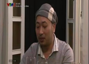 23 giờ	: Rượu và đàn ông